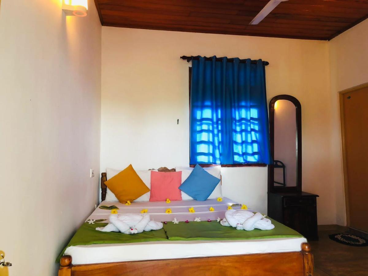 Rock Paradise Beach Hotel & Restaurent Tangalle Exterior photo