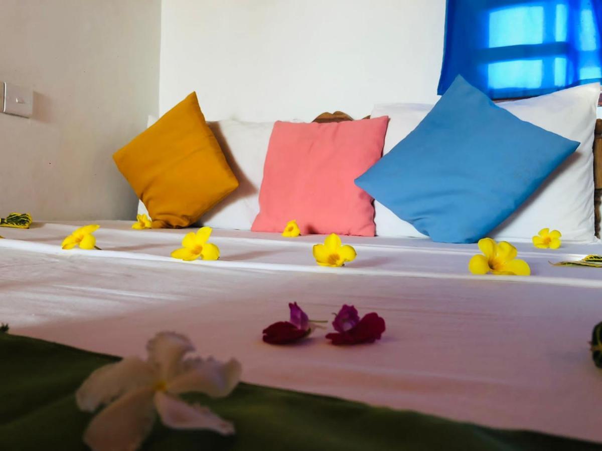 Rock Paradise Beach Hotel & Restaurent Tangalle Exterior photo