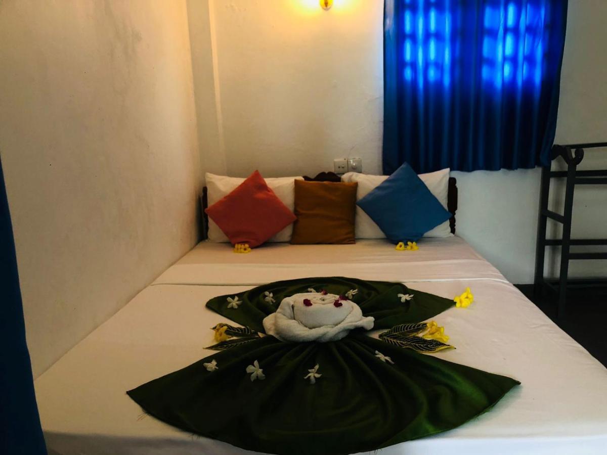 Rock Paradise Beach Hotel & Restaurent Tangalle Exterior photo